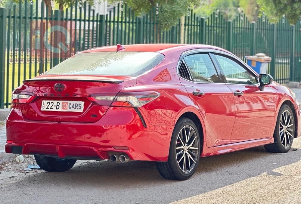 تۆیۆتا کامری